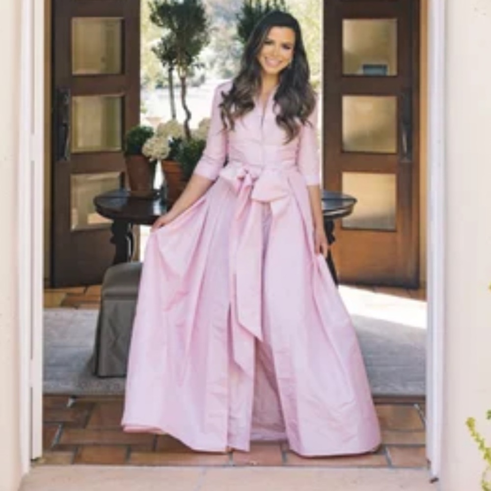 Effortlessly Elegant Gown - Perfect Pink. Luciana Emilia. Size 4  Gorgeous Dress